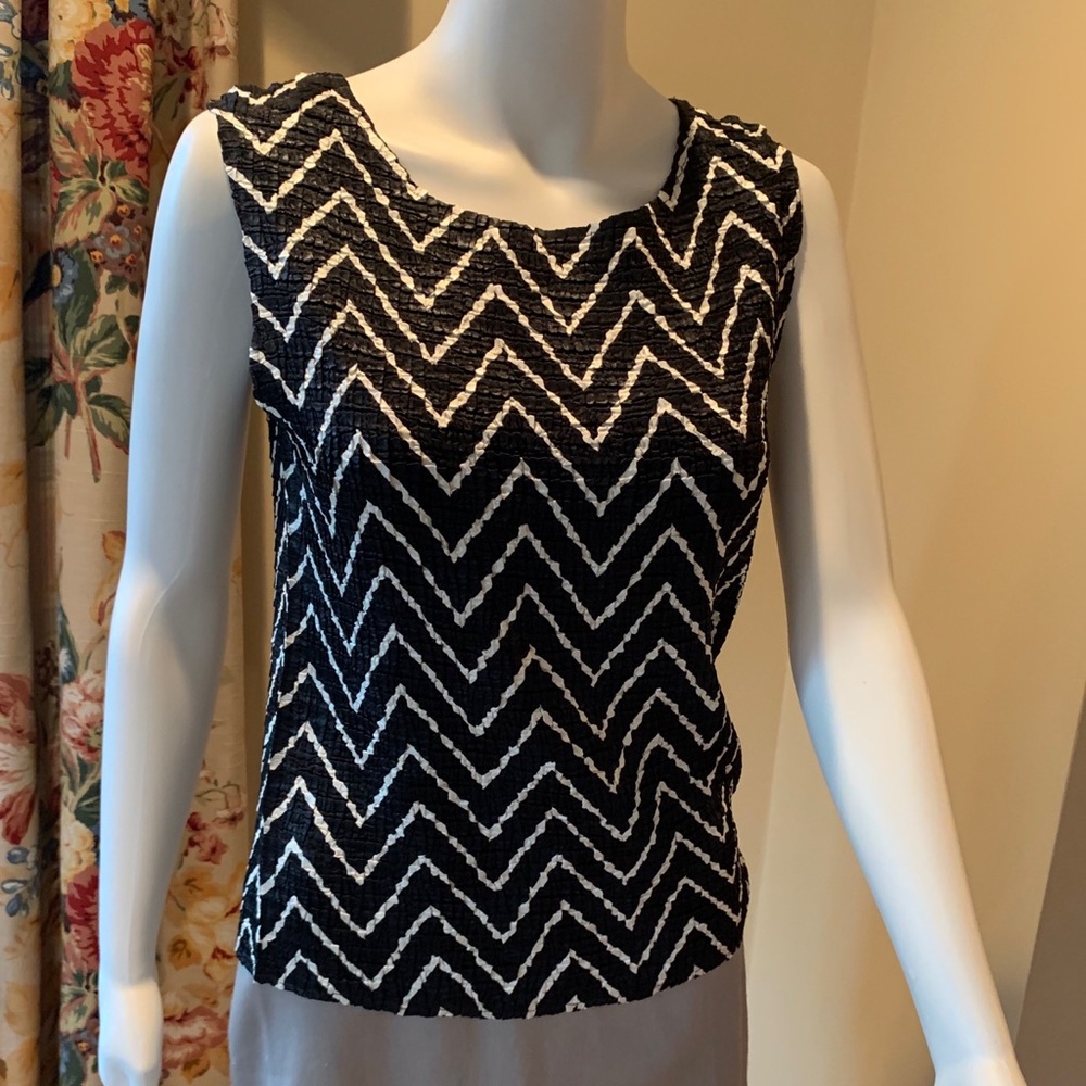5 for $25 - Black and White Chevron Blouse